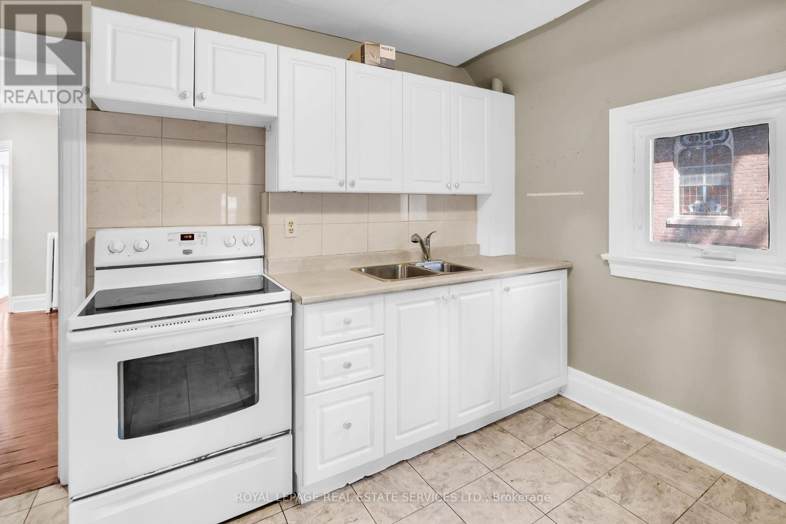 127 WAVERLEY ROAD - 27