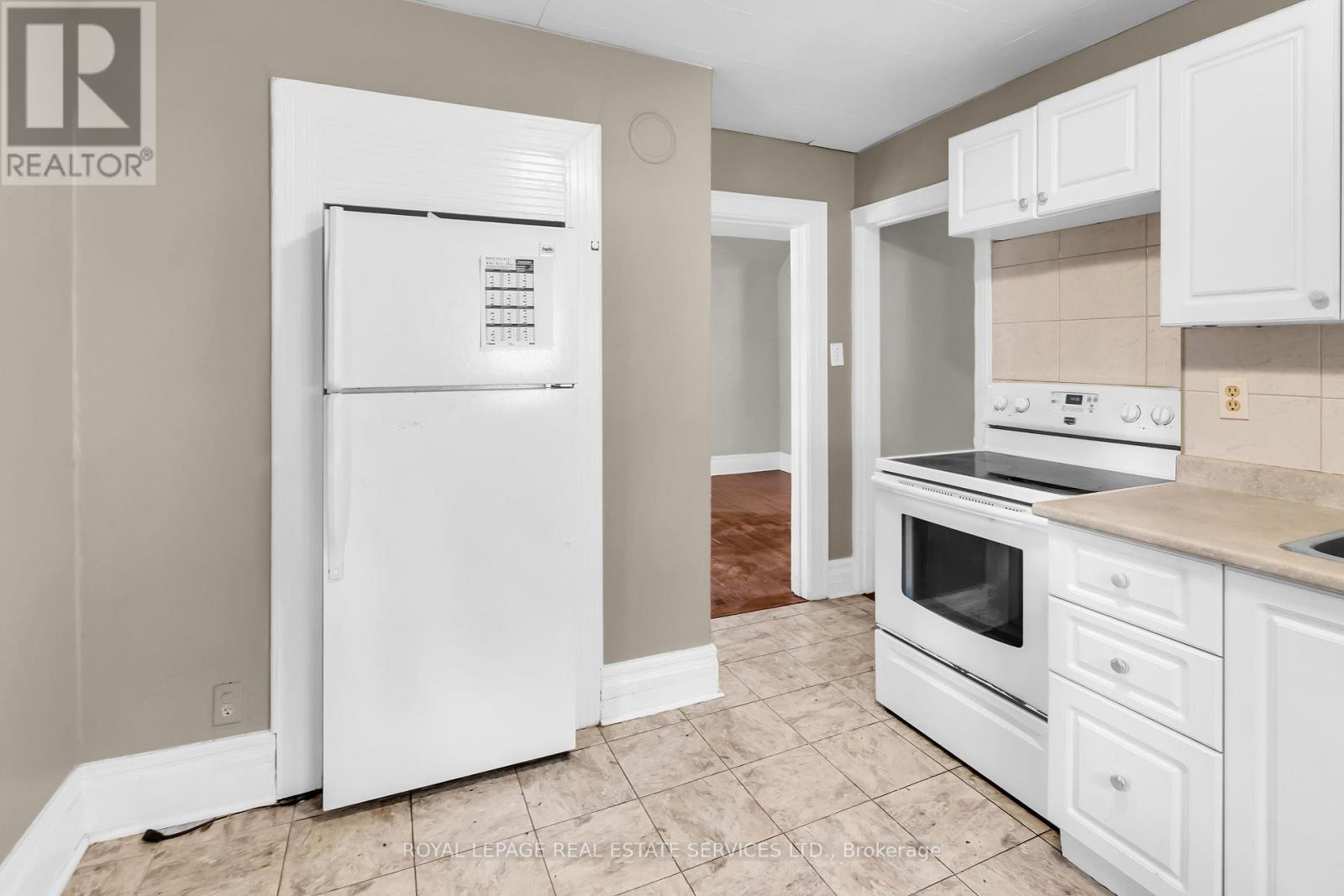 127 WAVERLEY ROAD - 28