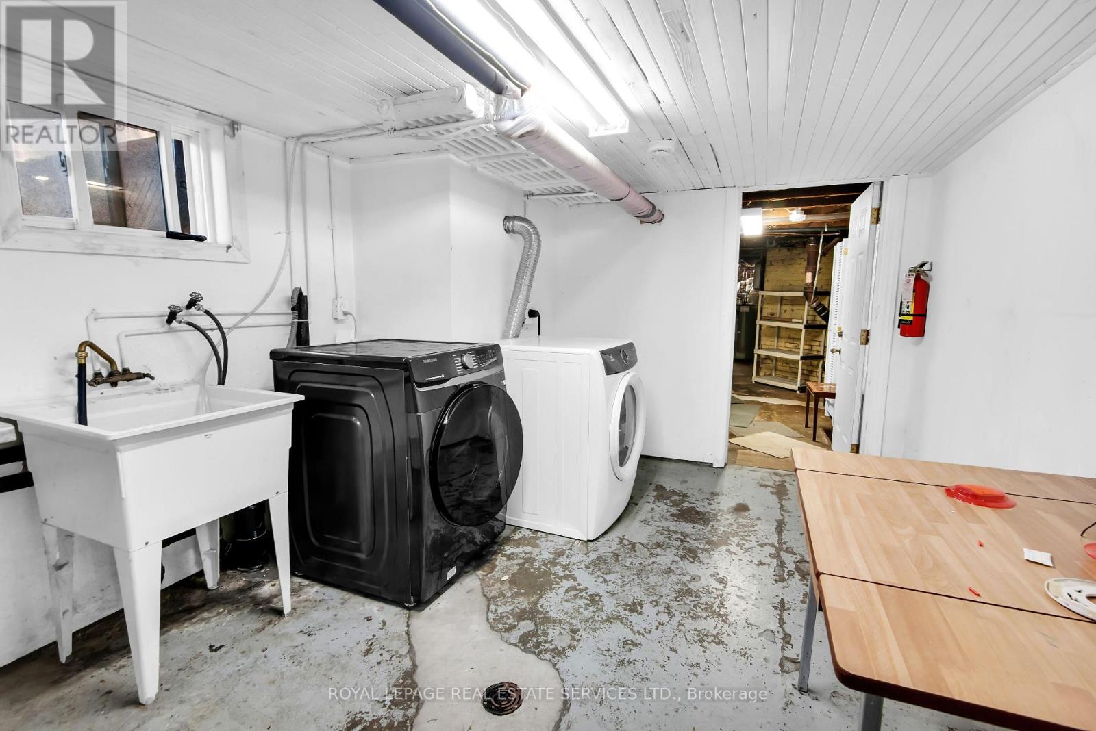 127 WAVERLEY ROAD - 34