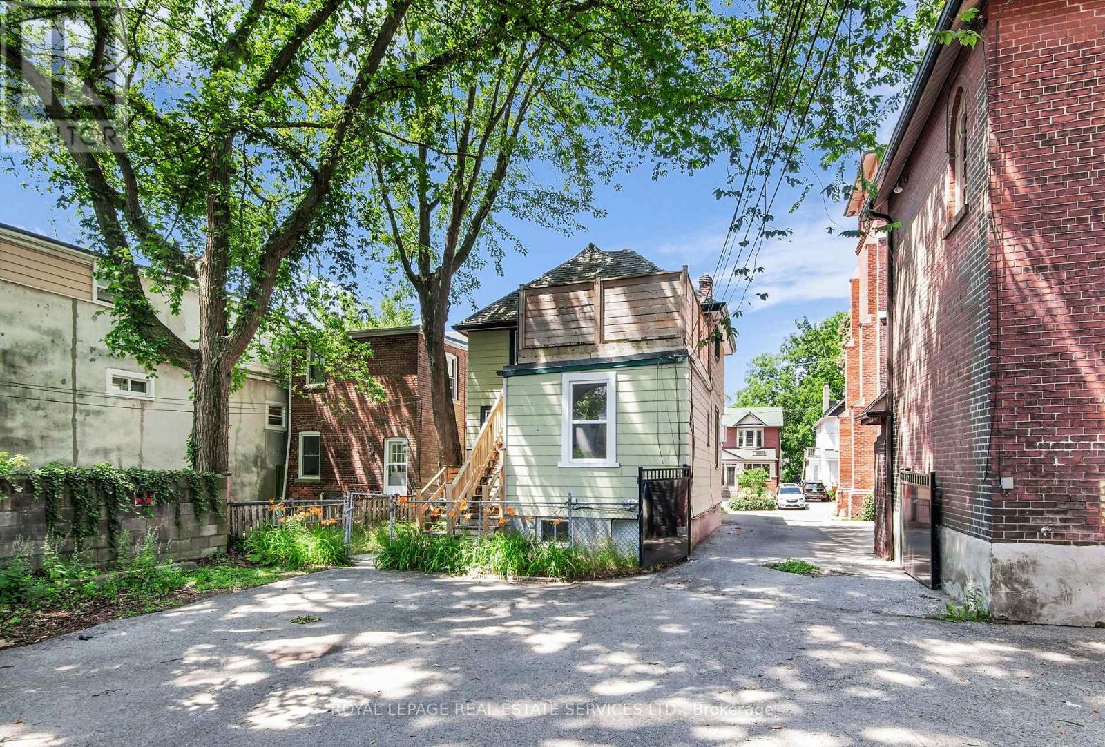 127 WAVERLEY ROAD - 38