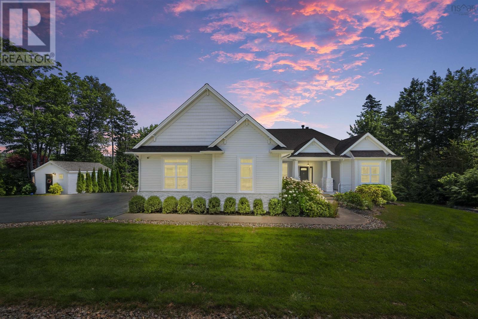 261 Aberdeen Drive - 1
