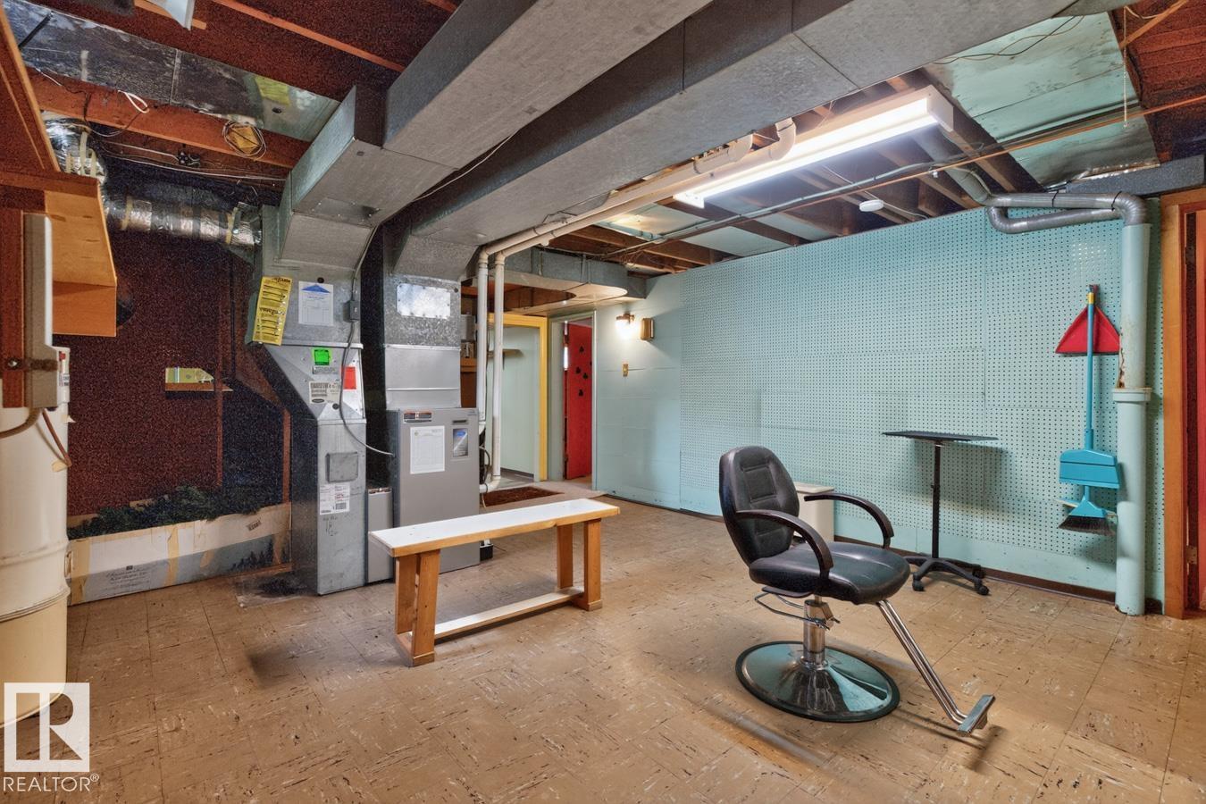 9627 146 ST NW - 32