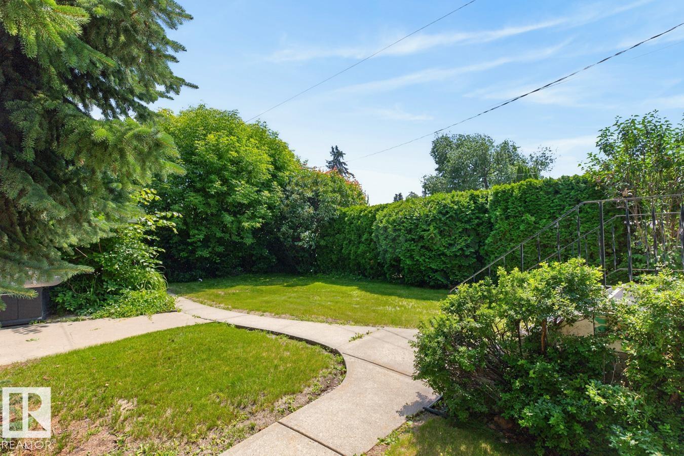 9627 146 ST NW - 34