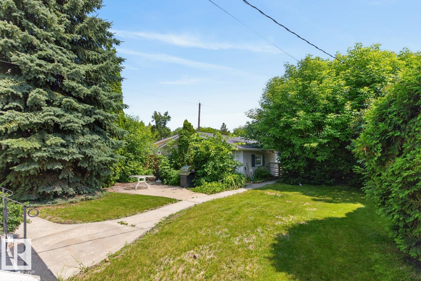 9627 146 ST NW - 35