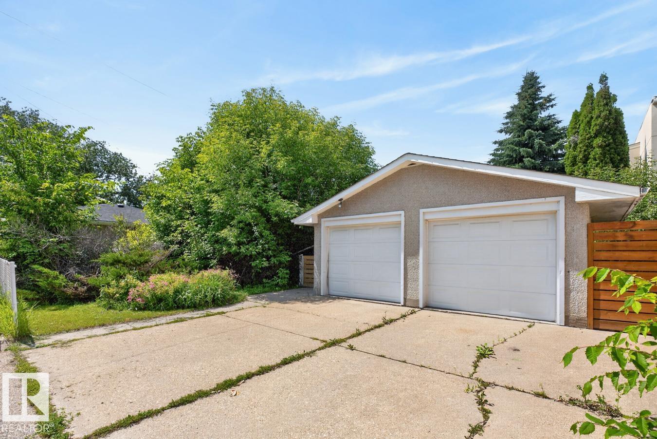 9627 146 ST NW - 38