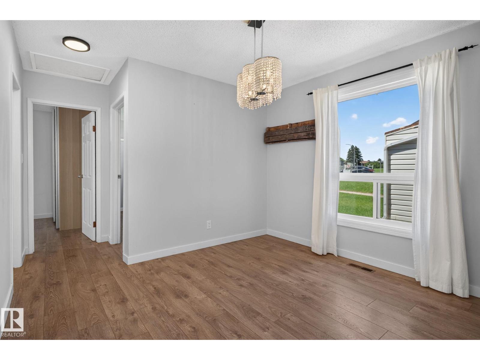 1071 MILLBOURNE RD E NW - 24