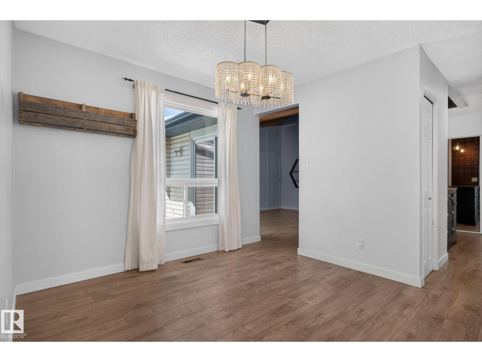 1071 MILLBOURNE RD E NW - 25