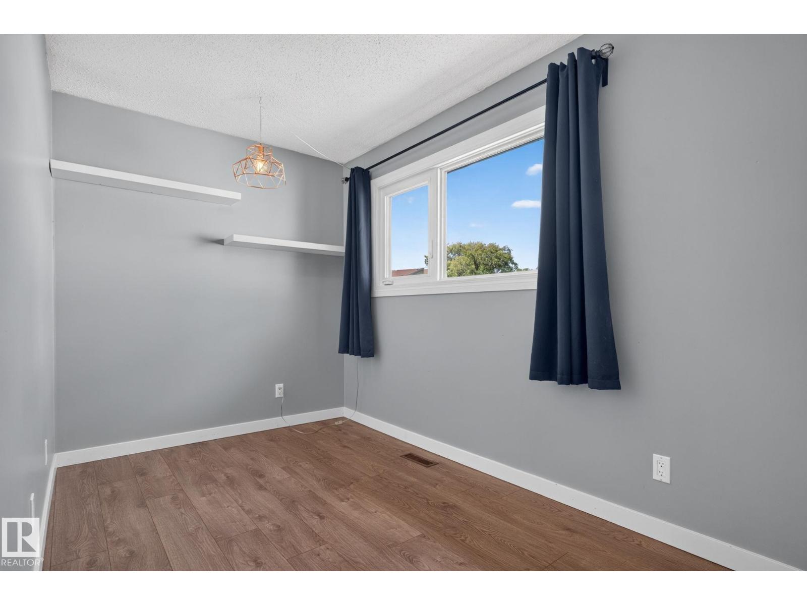 1071 MILLBOURNE RD E NW - 30