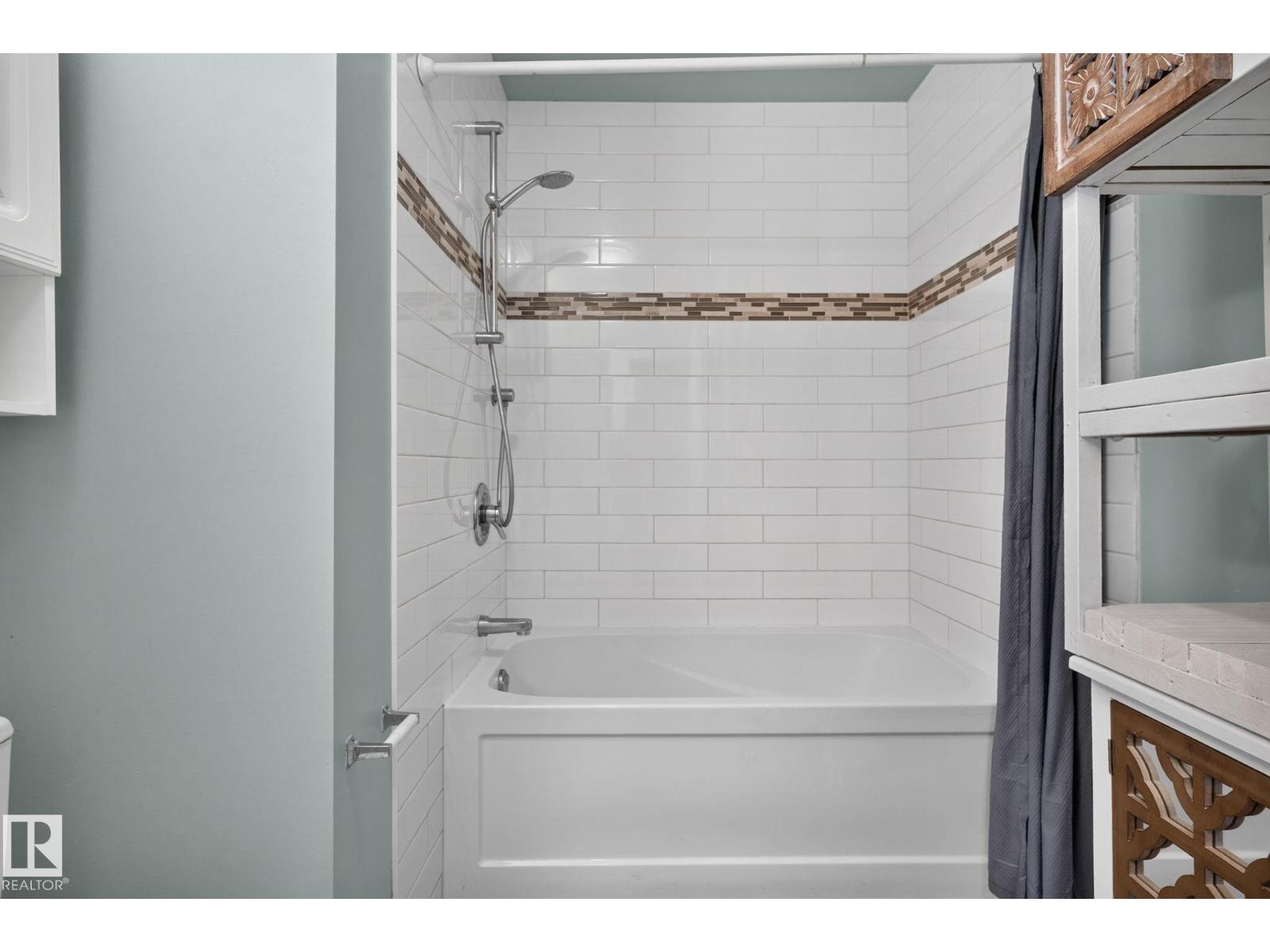 1071 MILLBOURNE RD E NW - 32