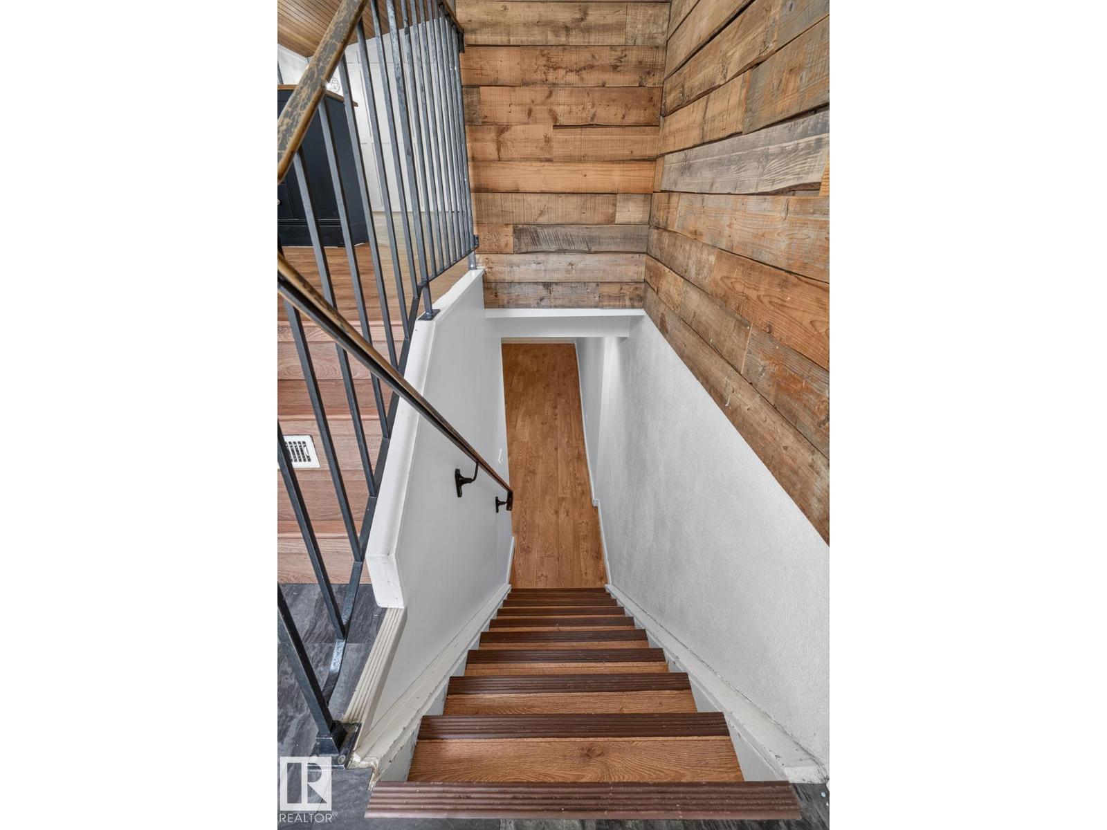 1071 MILLBOURNE RD E NW - 38