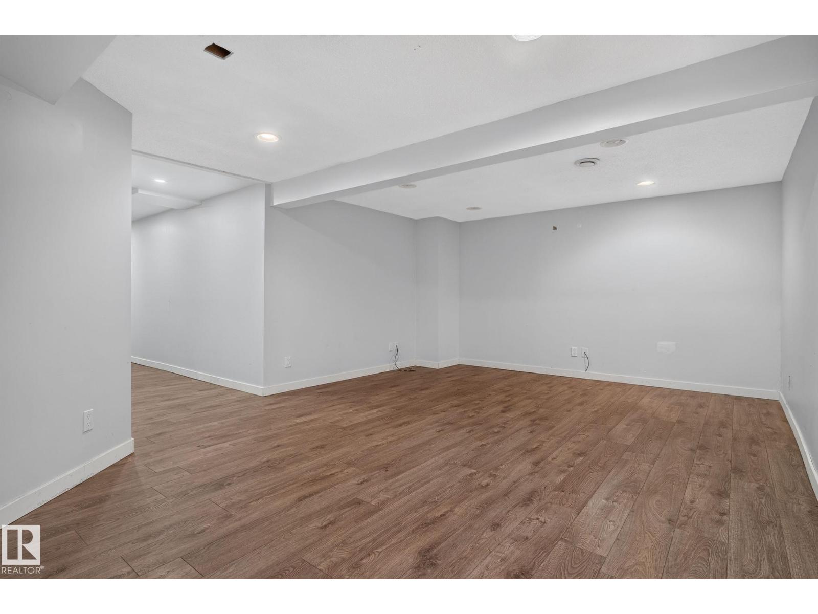 1071 MILLBOURNE RD E NW - 39