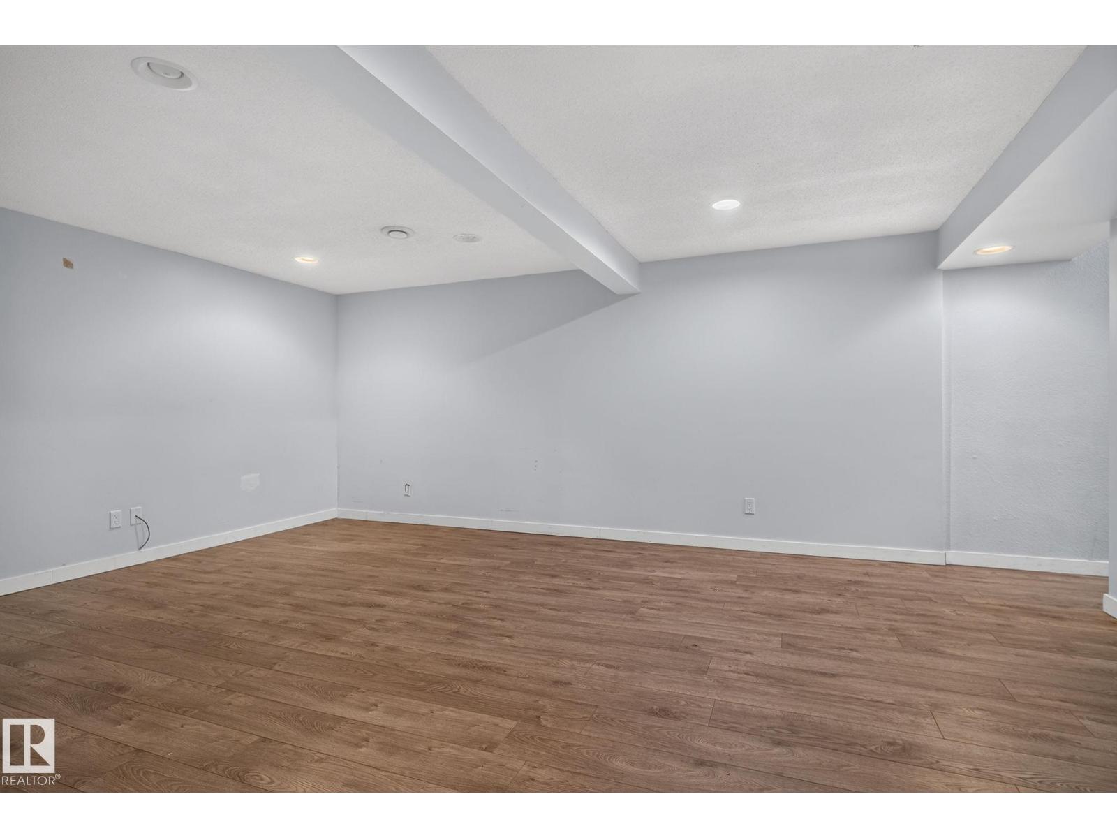 1071 MILLBOURNE RD E NW - 42