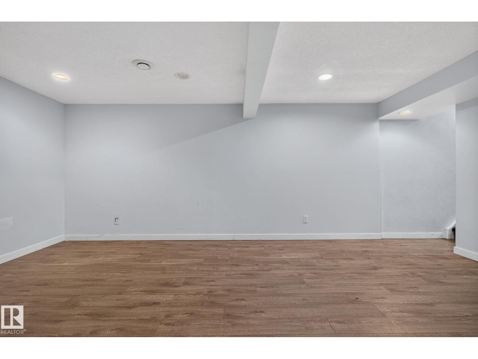 1071 MILLBOURNE RD E NW - 43