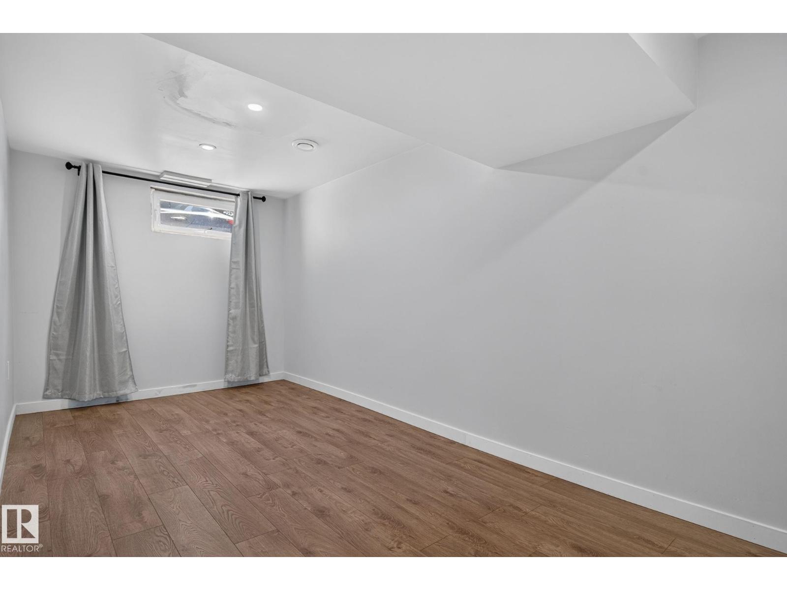 1071 MILLBOURNE RD E NW - 47