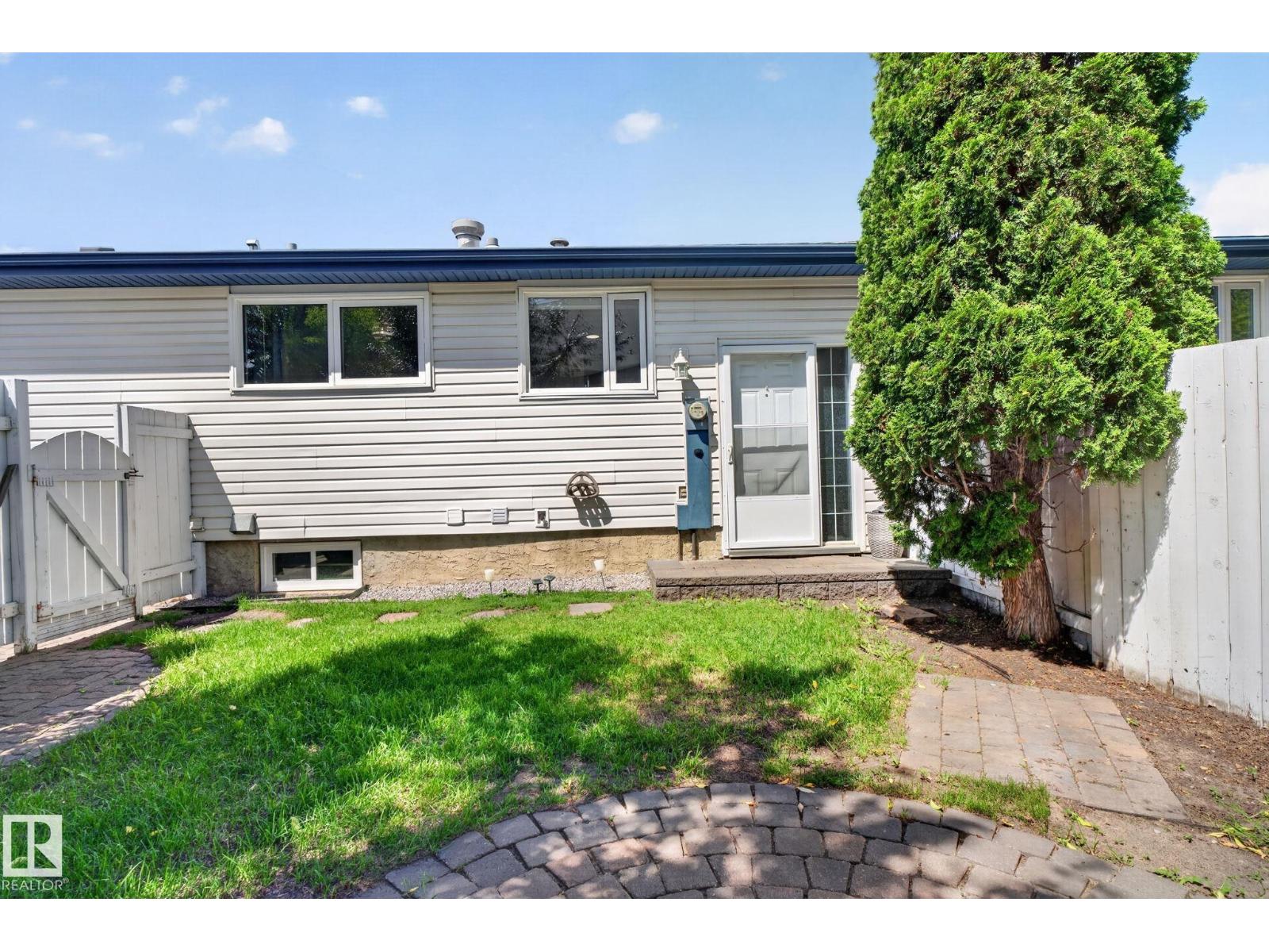1071 MILLBOURNE RD E NW - 54