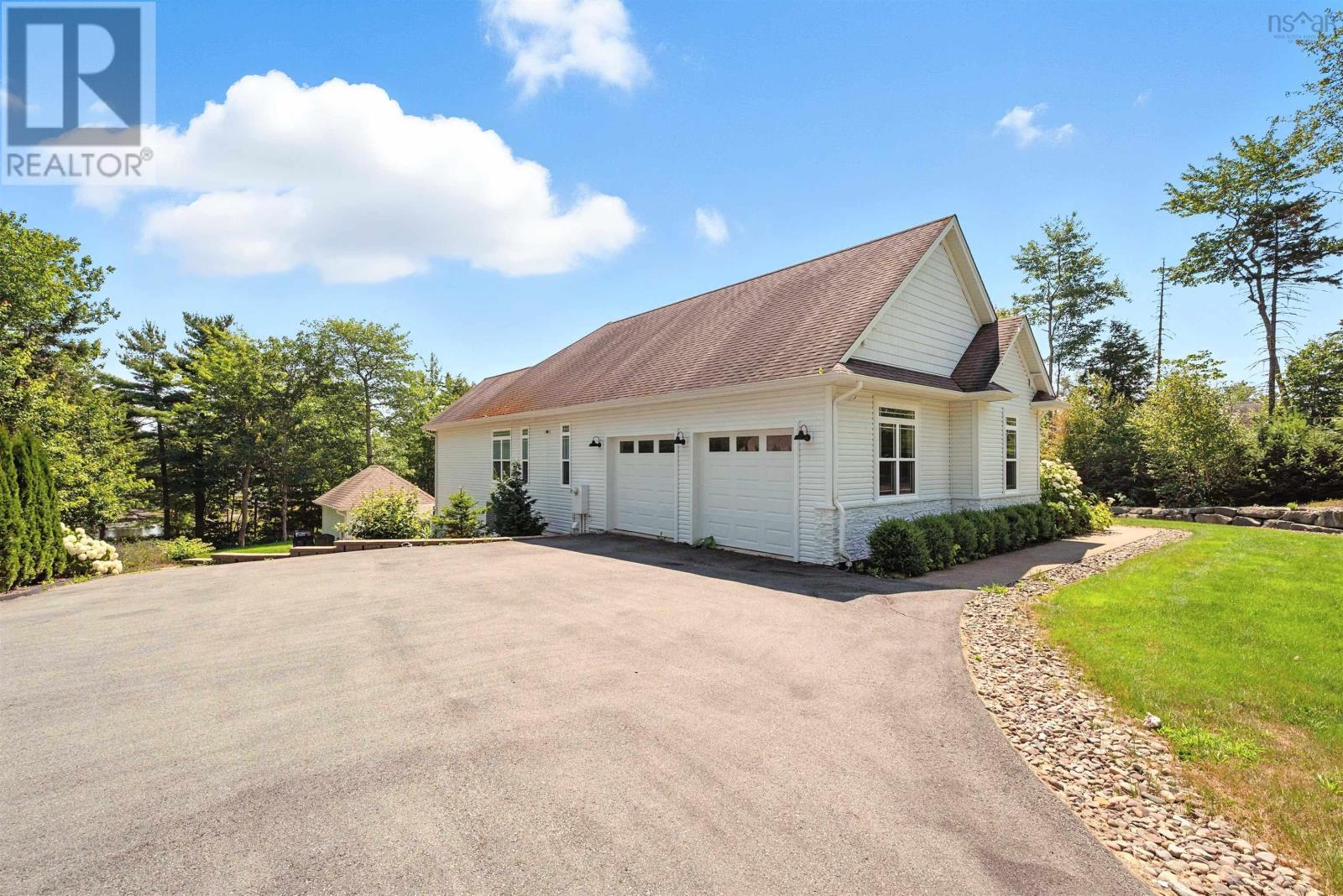 261 Aberdeen Drive - 3