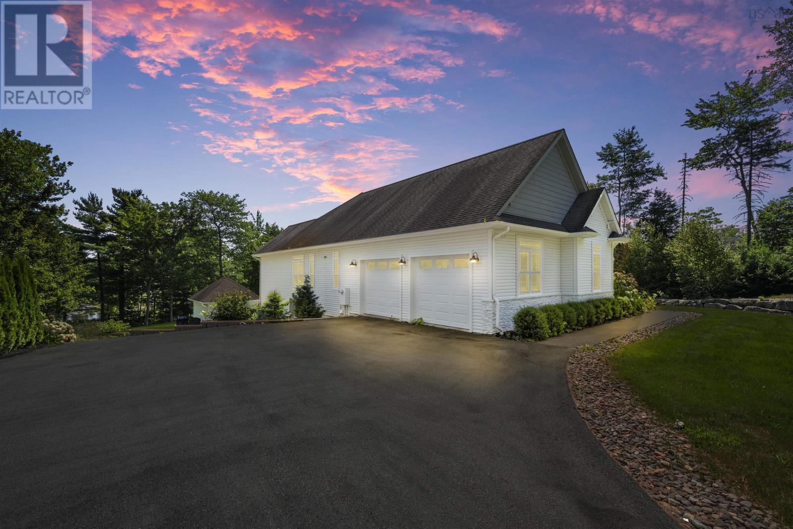 261 Aberdeen Drive - 2