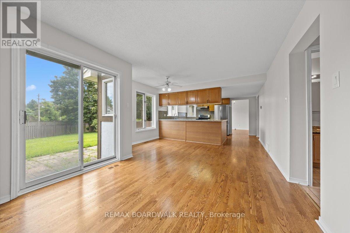 42 PICKWICK DRIVE - 17