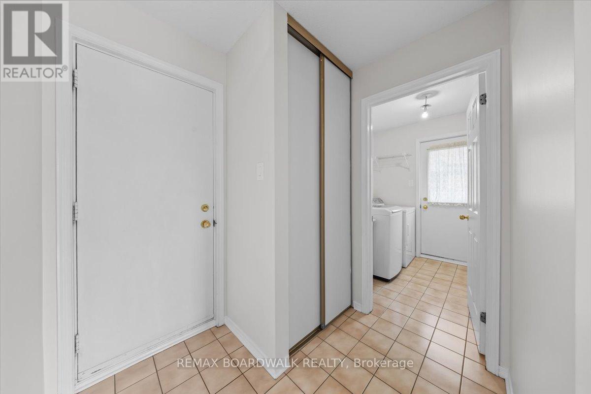 42 PICKWICK DRIVE - 20