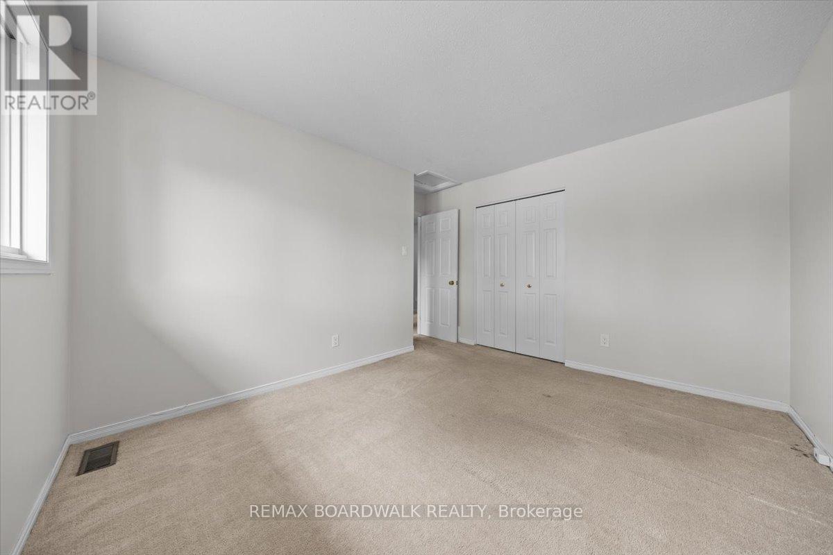 42 PICKWICK DRIVE - 28