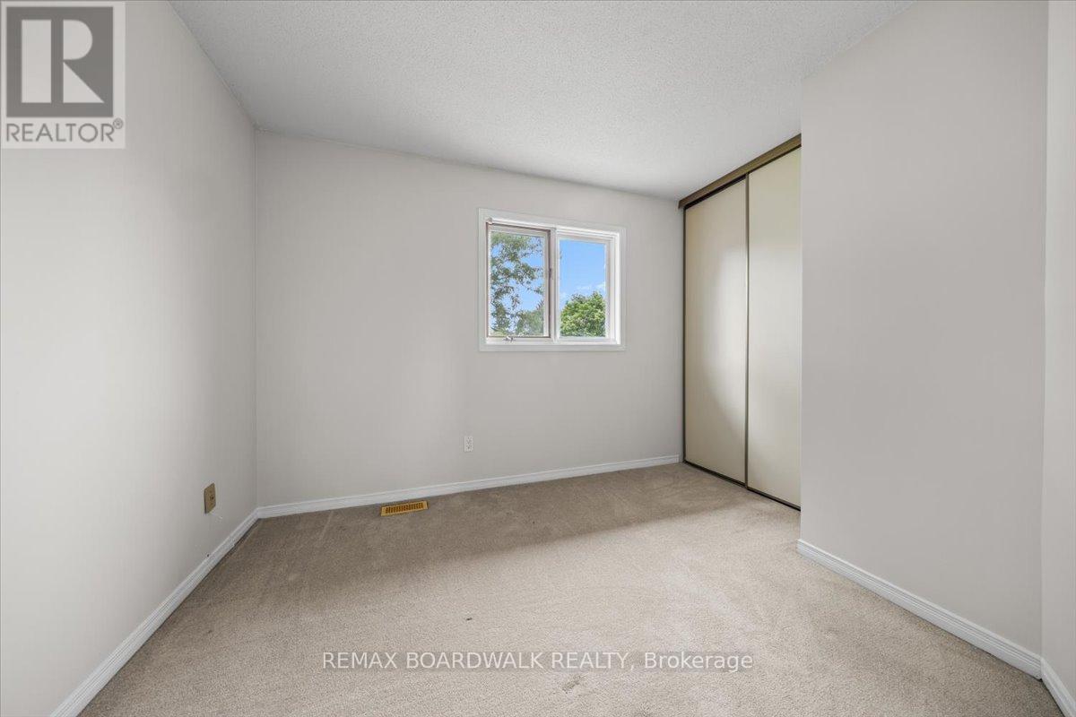 42 PICKWICK DRIVE - 30