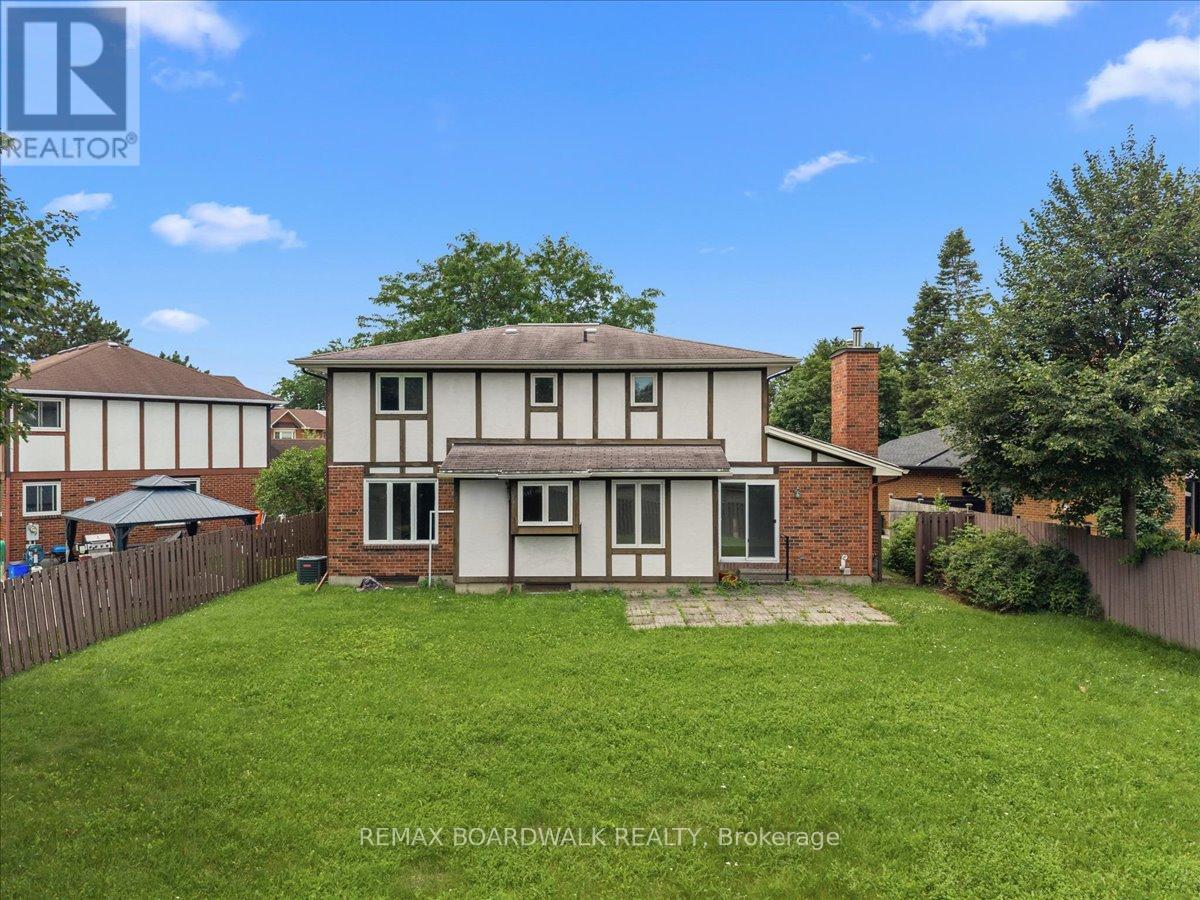 42 PICKWICK DRIVE - 35
