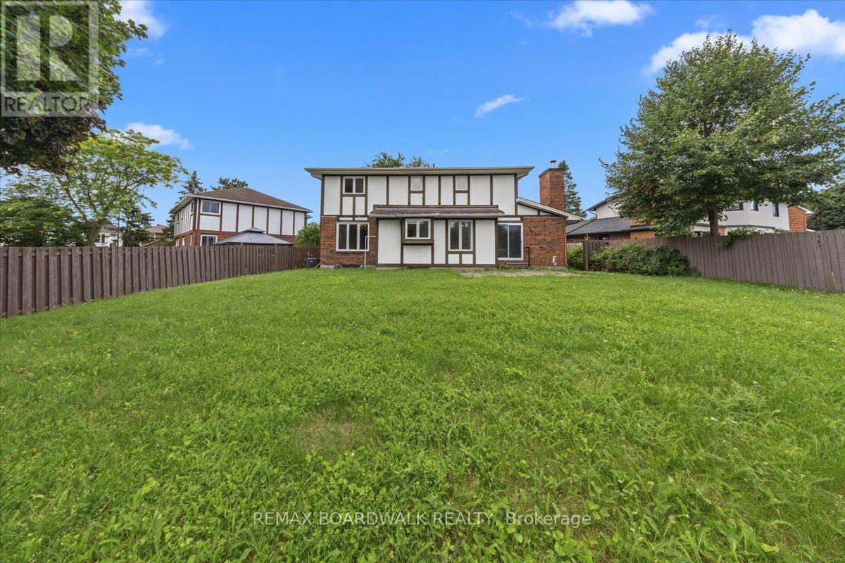 42 PICKWICK DRIVE - 36