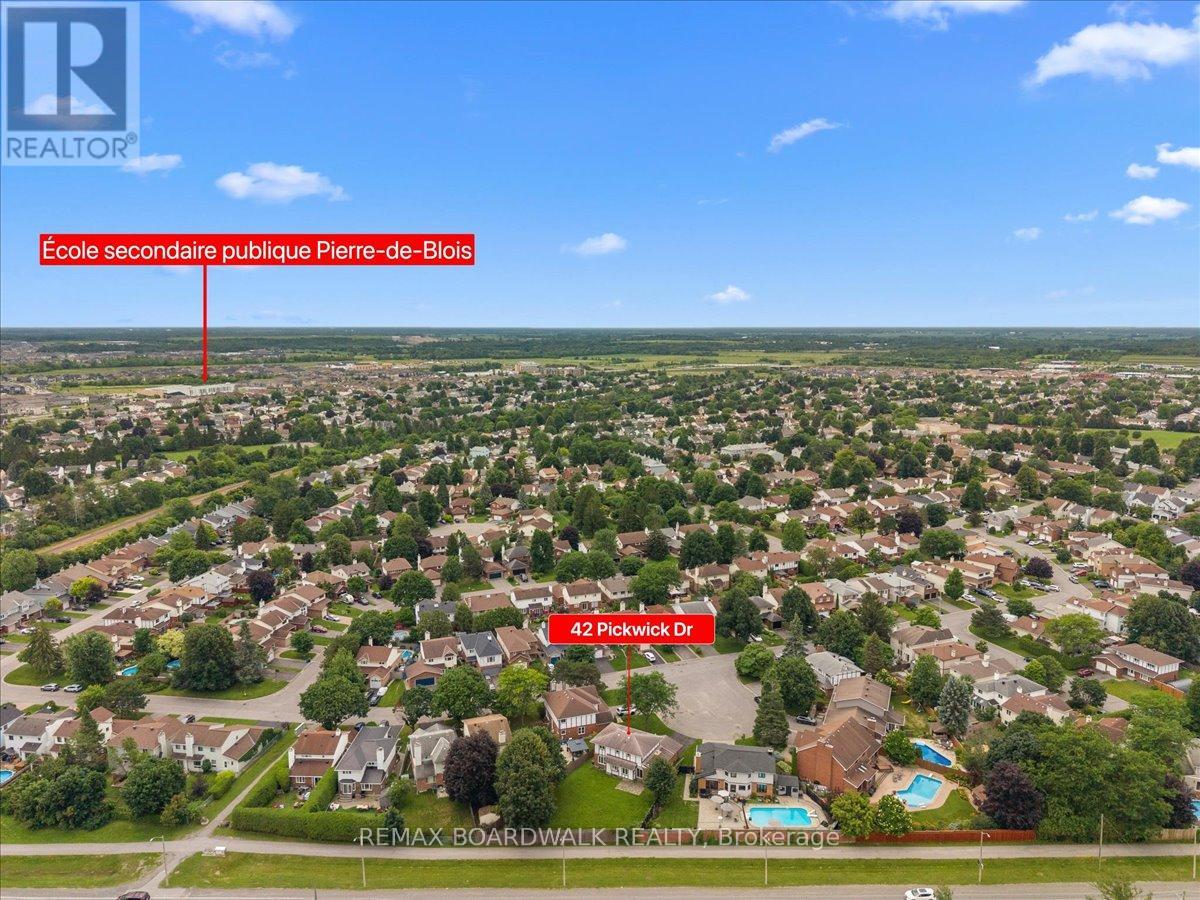 42 PICKWICK DRIVE - 41