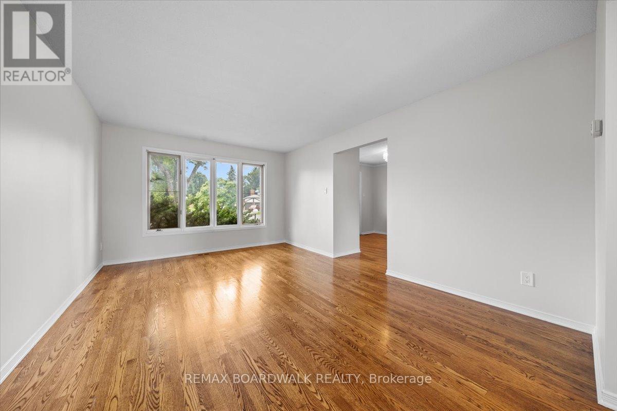 42 PICKWICK DRIVE - 8