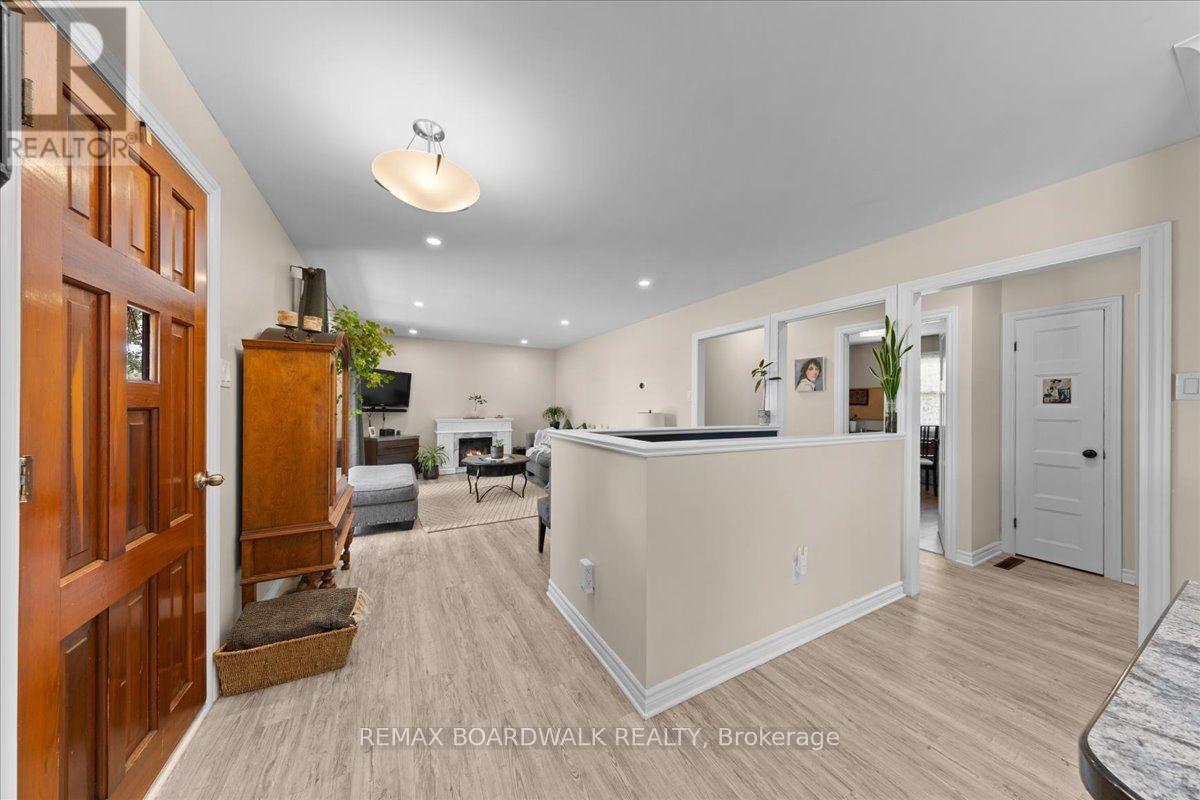 5907 43 HIGHWAY - Image 12