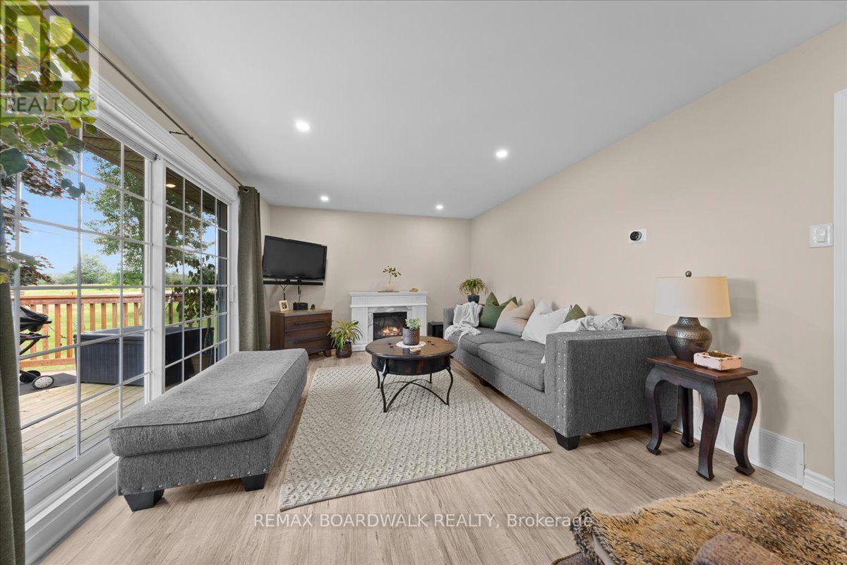 5907 43 HIGHWAY - Image 13