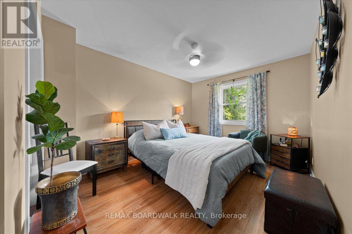 5907 43 HIGHWAY - Image 16