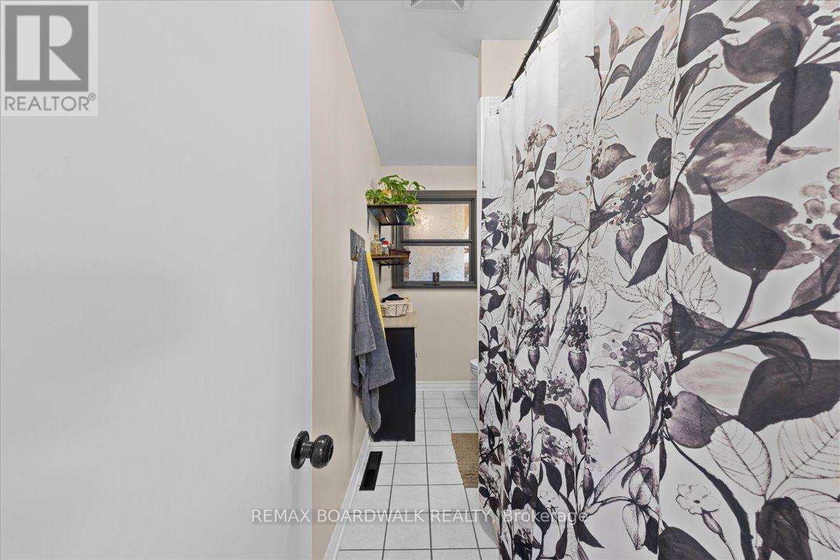 5907 43 HIGHWAY - Image 21