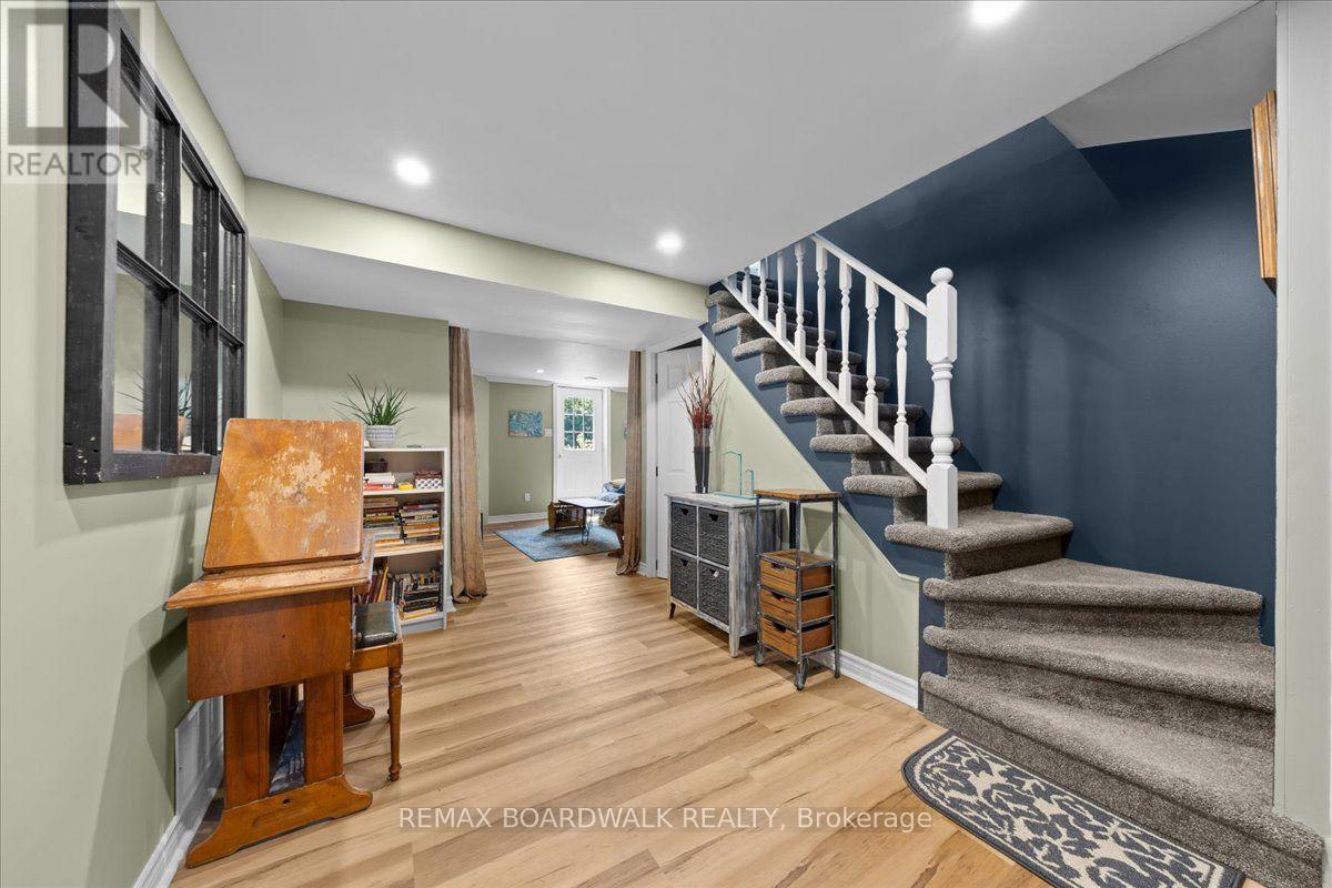 5907 43 HIGHWAY - Image 24