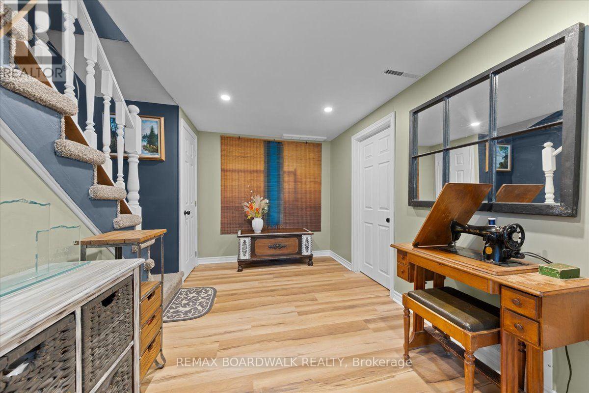 5907 43 HIGHWAY - Image 25