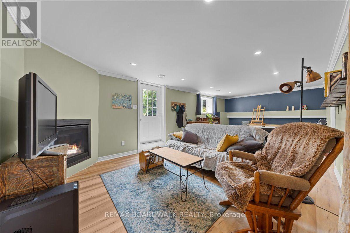 5907 43 HIGHWAY - Image 26