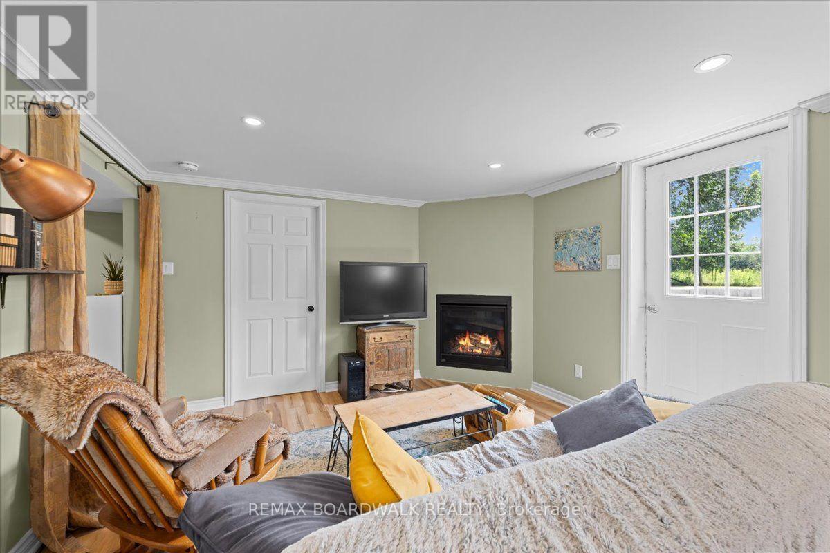 5907 43 HIGHWAY - Image 28