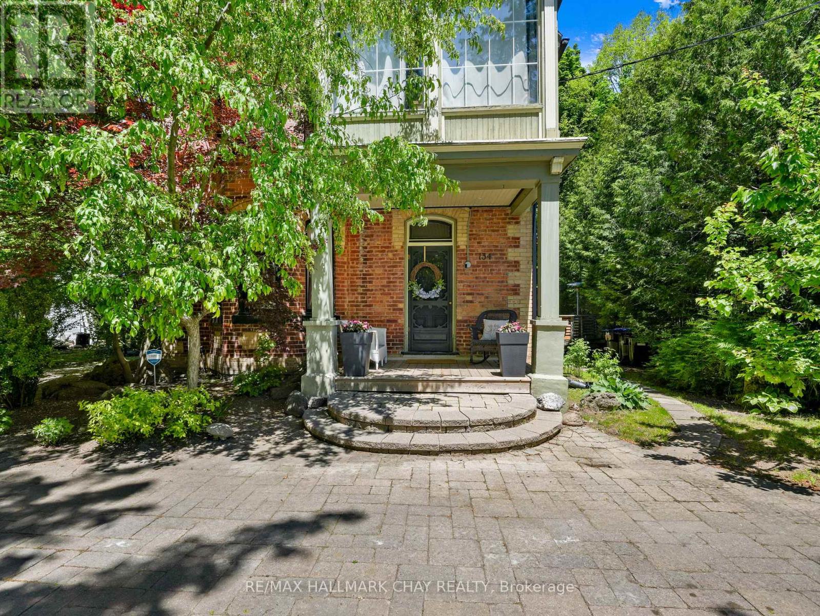 134 VICTORIA STREET E - 4