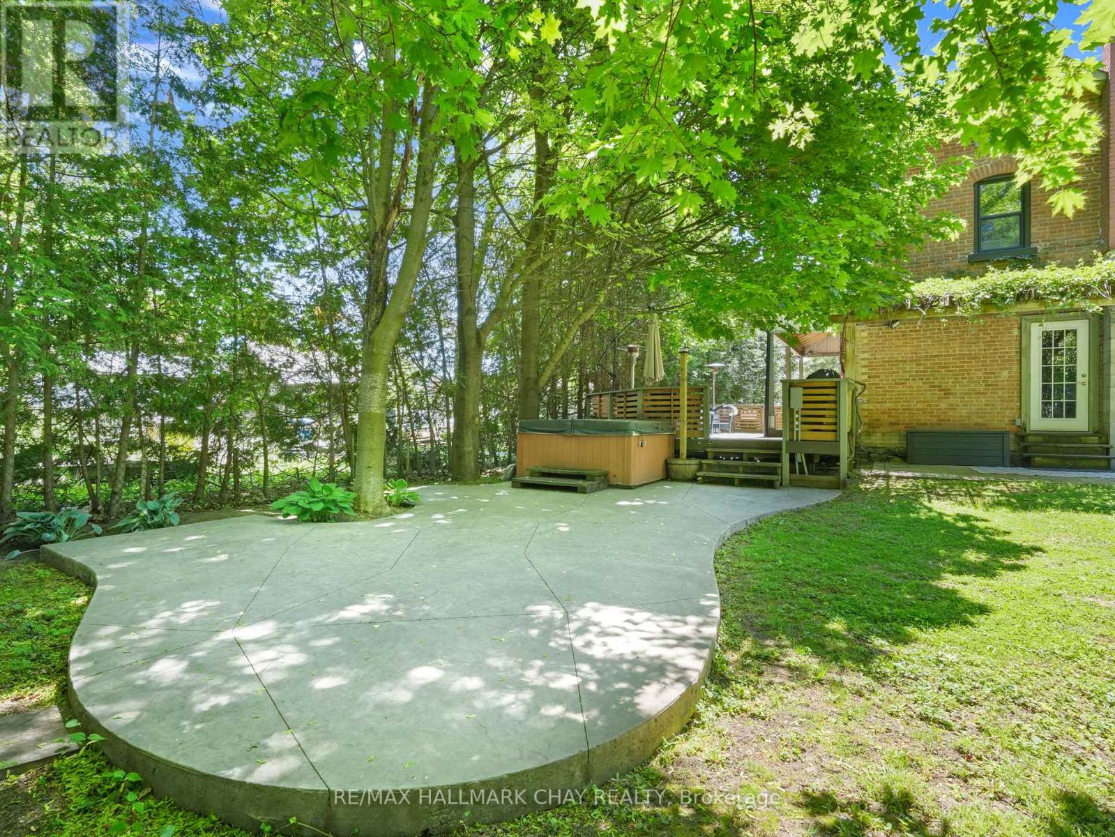 134 VICTORIA STREET E - 42