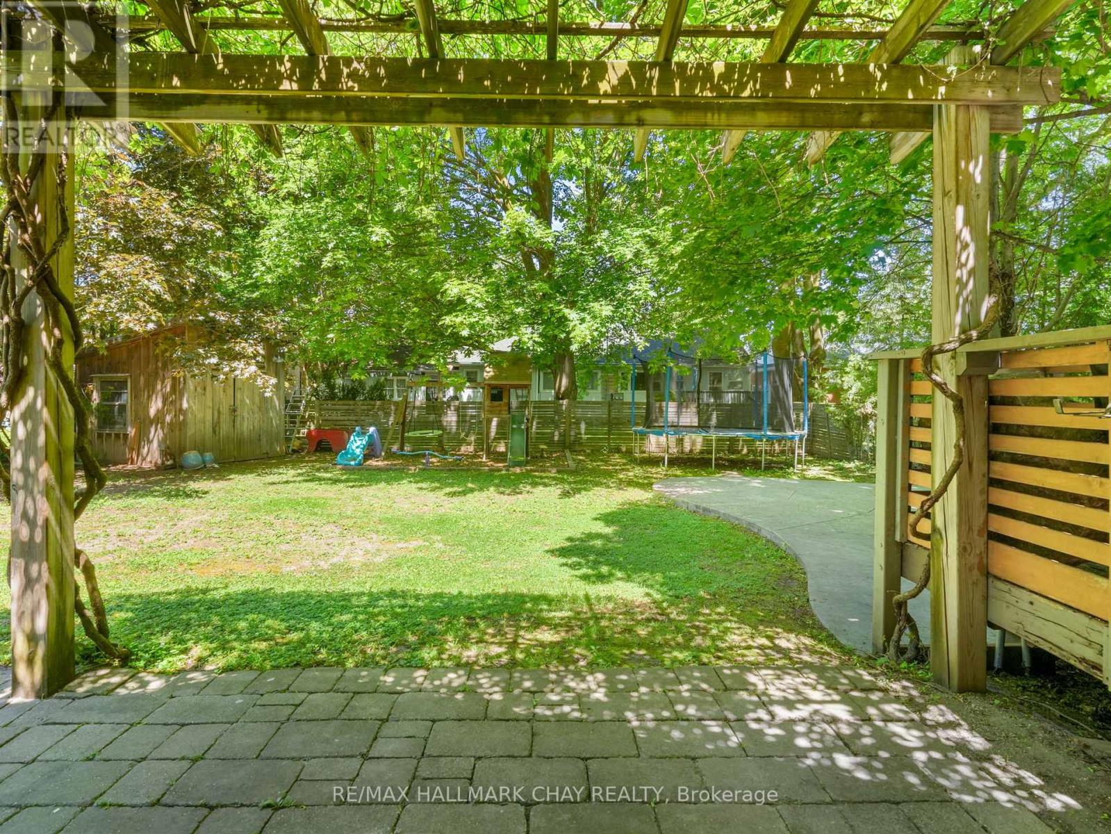134 VICTORIA STREET E - 43