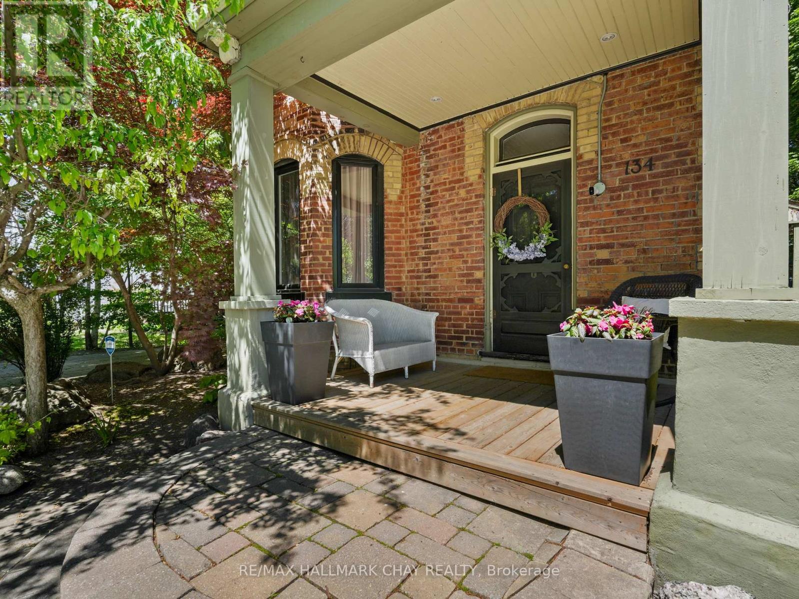 134 VICTORIA STREET E - 5