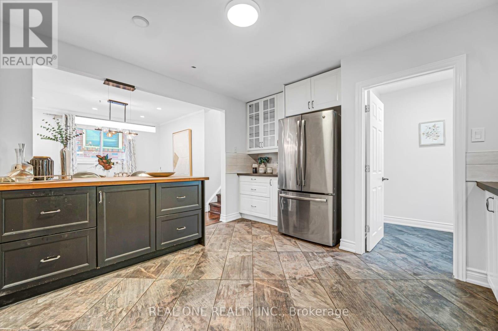 52 DEVINS DRIVE - 11