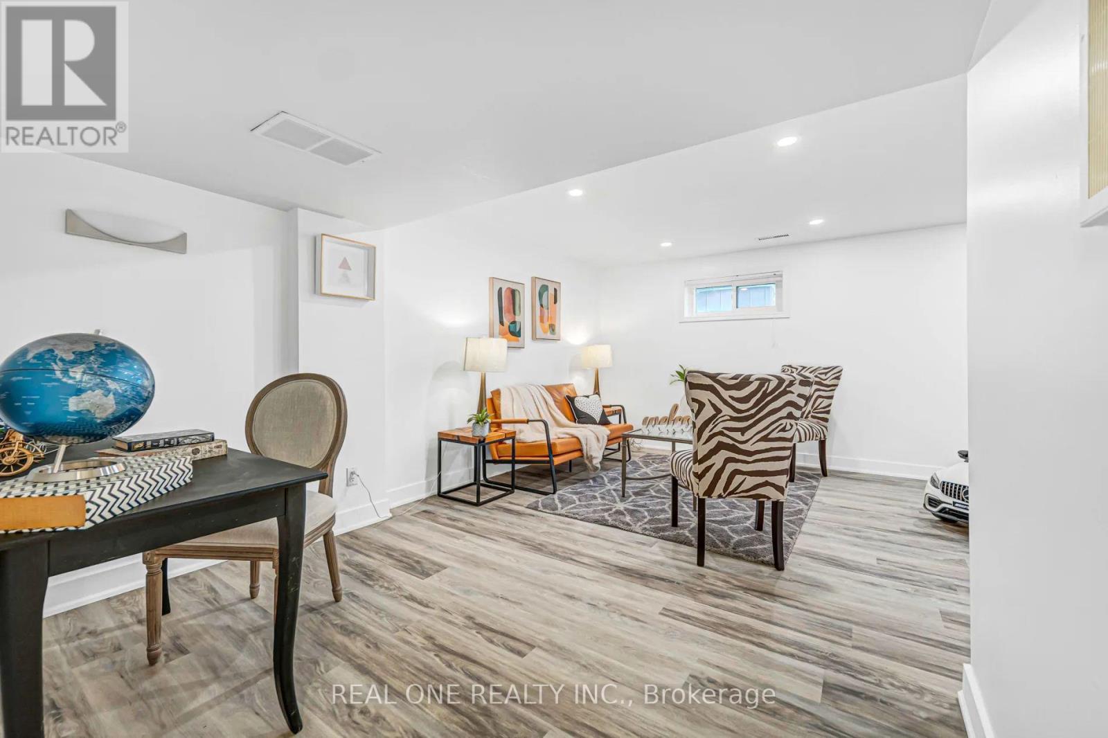 52 DEVINS DRIVE - 18