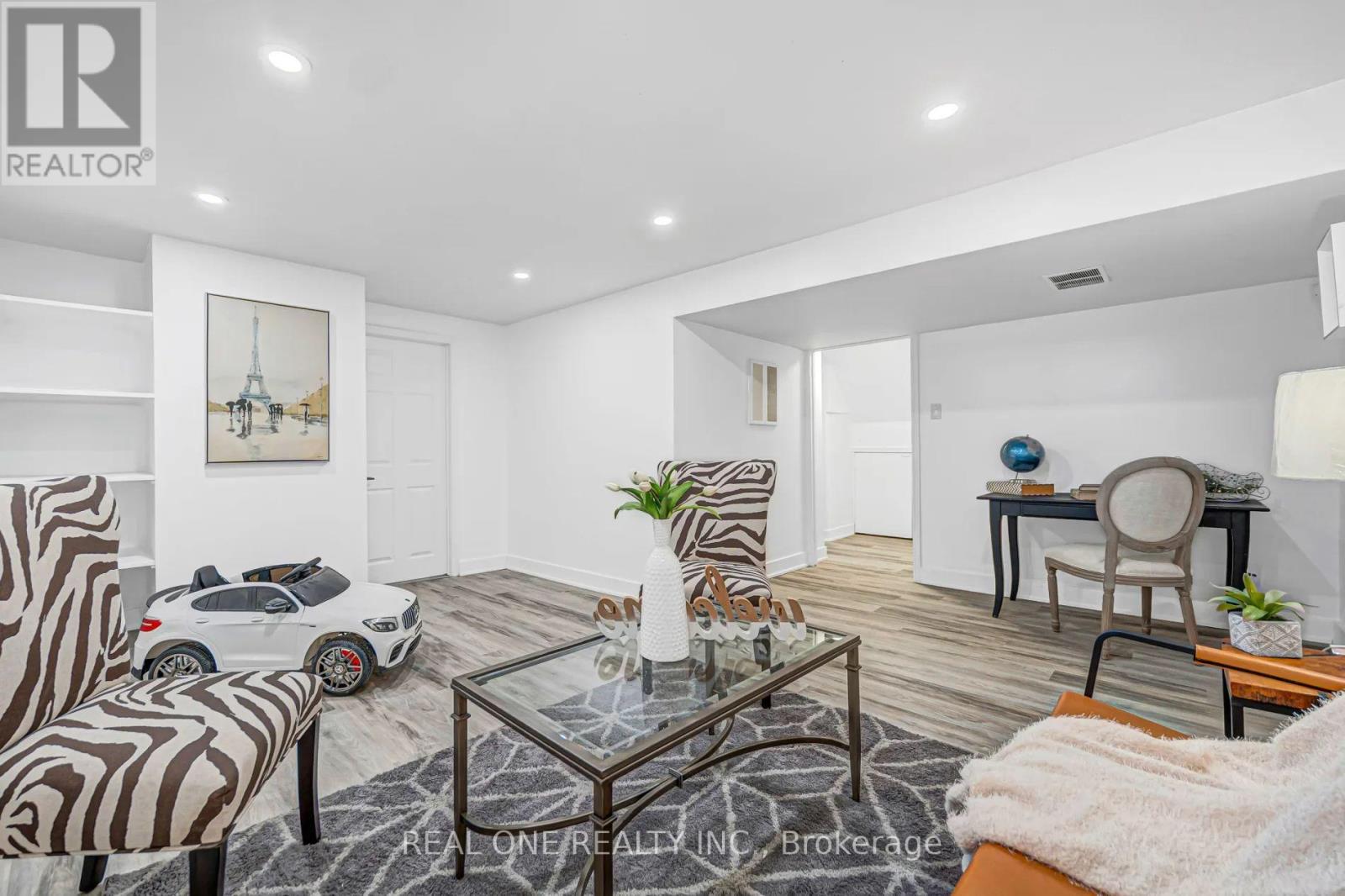 52 DEVINS DRIVE - 19
