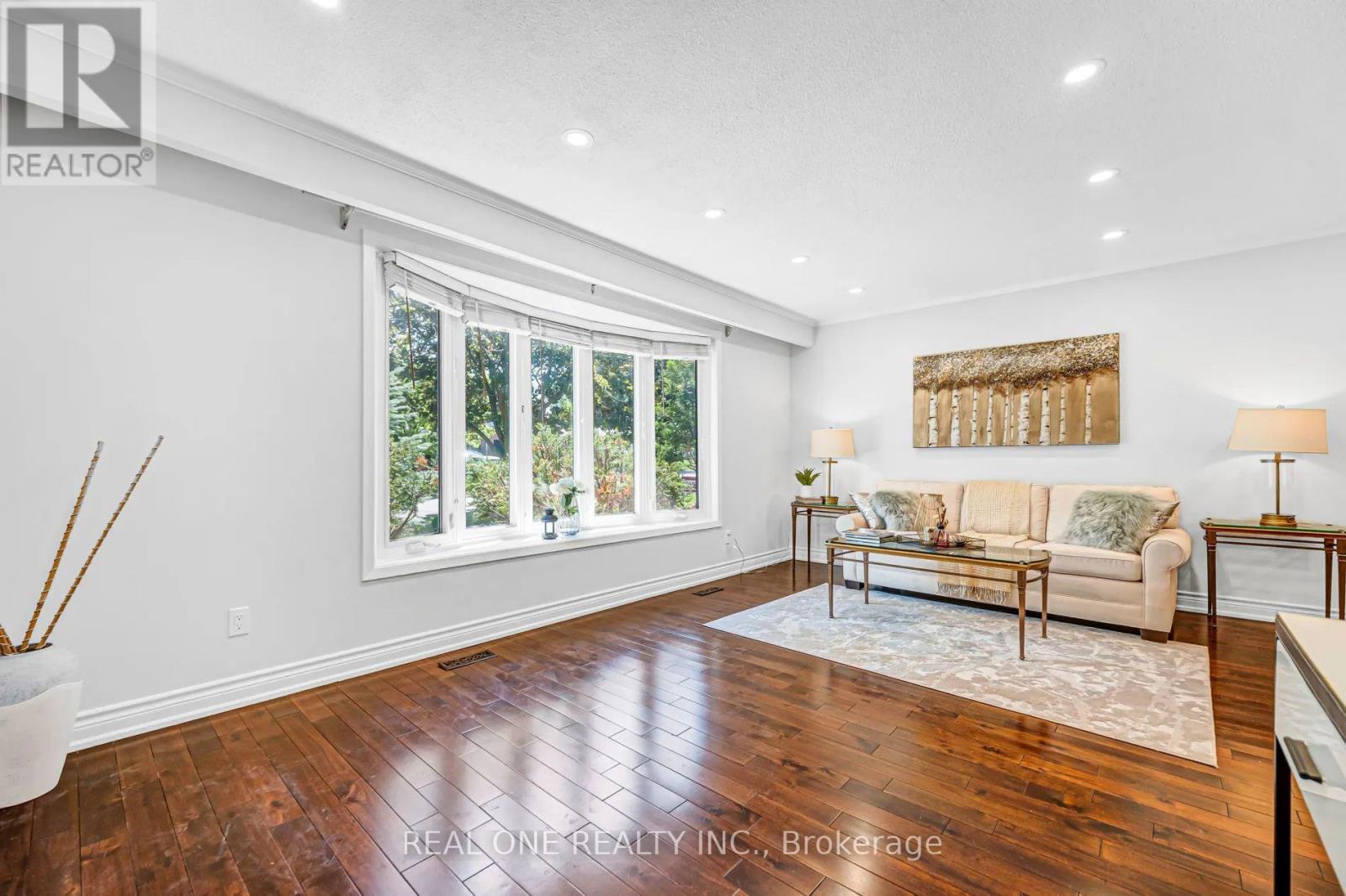 52 DEVINS DRIVE - 6