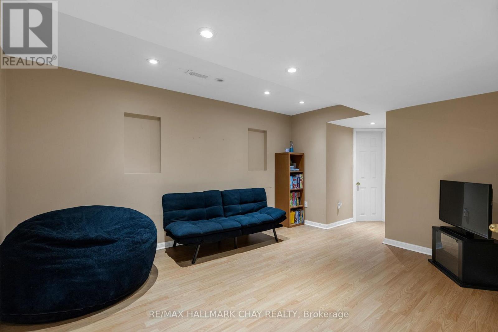 34 COLEMAN DRIVE - 23