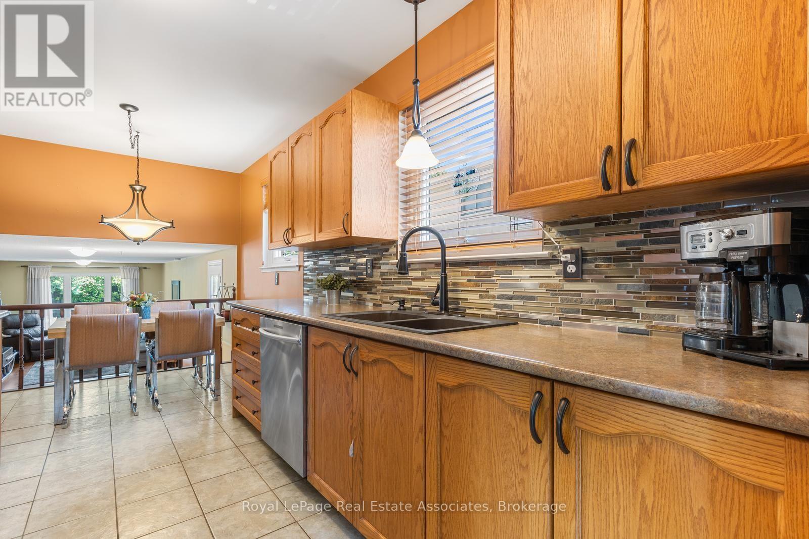 572 TEDWYN DRIVE - Image 11