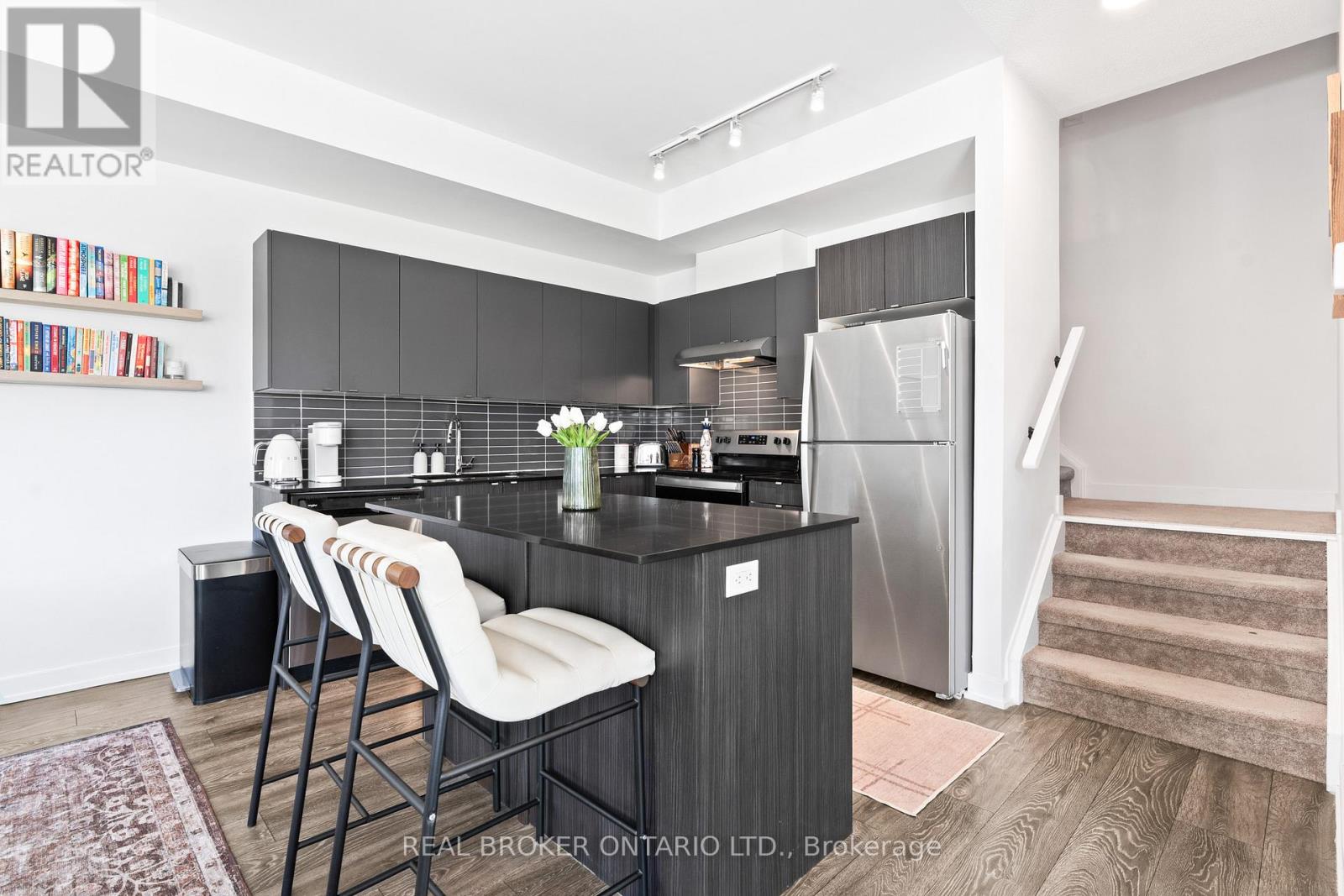 #1 1121 COOKE BOULEVARD - 12