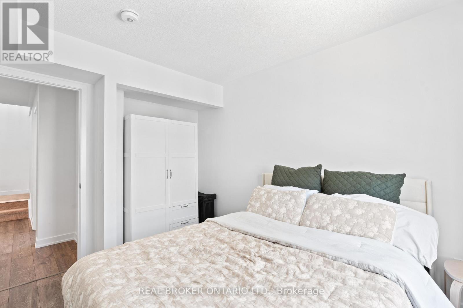 #1 1121 COOKE BOULEVARD - 23