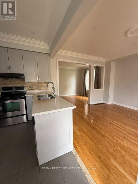 27 VILLAGE LAKE CRESCENT - 6